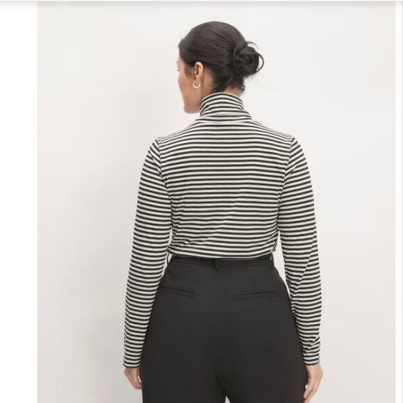 Everlane | The Organic Cotton Turtleneck - Picture 4 of 12